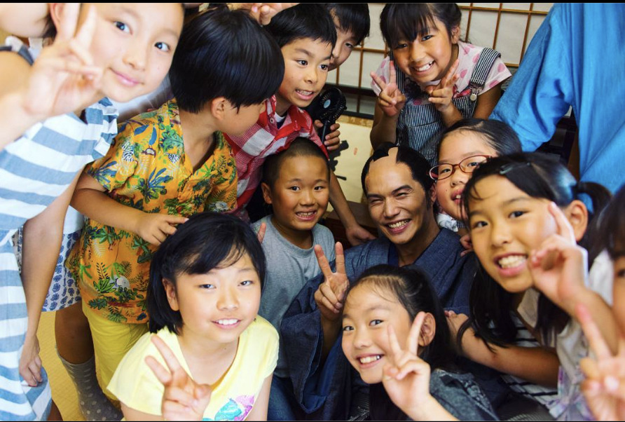 度が過ぎたイクメンっぷり 市原隼人は6歳の子供相手に食物連鎖を語る